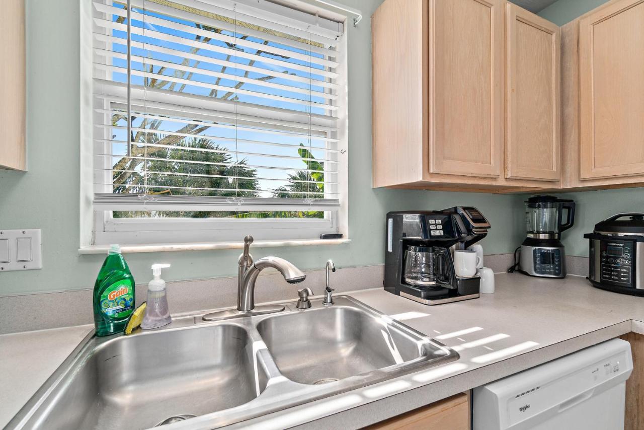 Surfside Paradise Retreat - 3Br And 2Ba Duplex, Grill, Dog Friendly - Close To The Beach! Melbourne Exterior foto